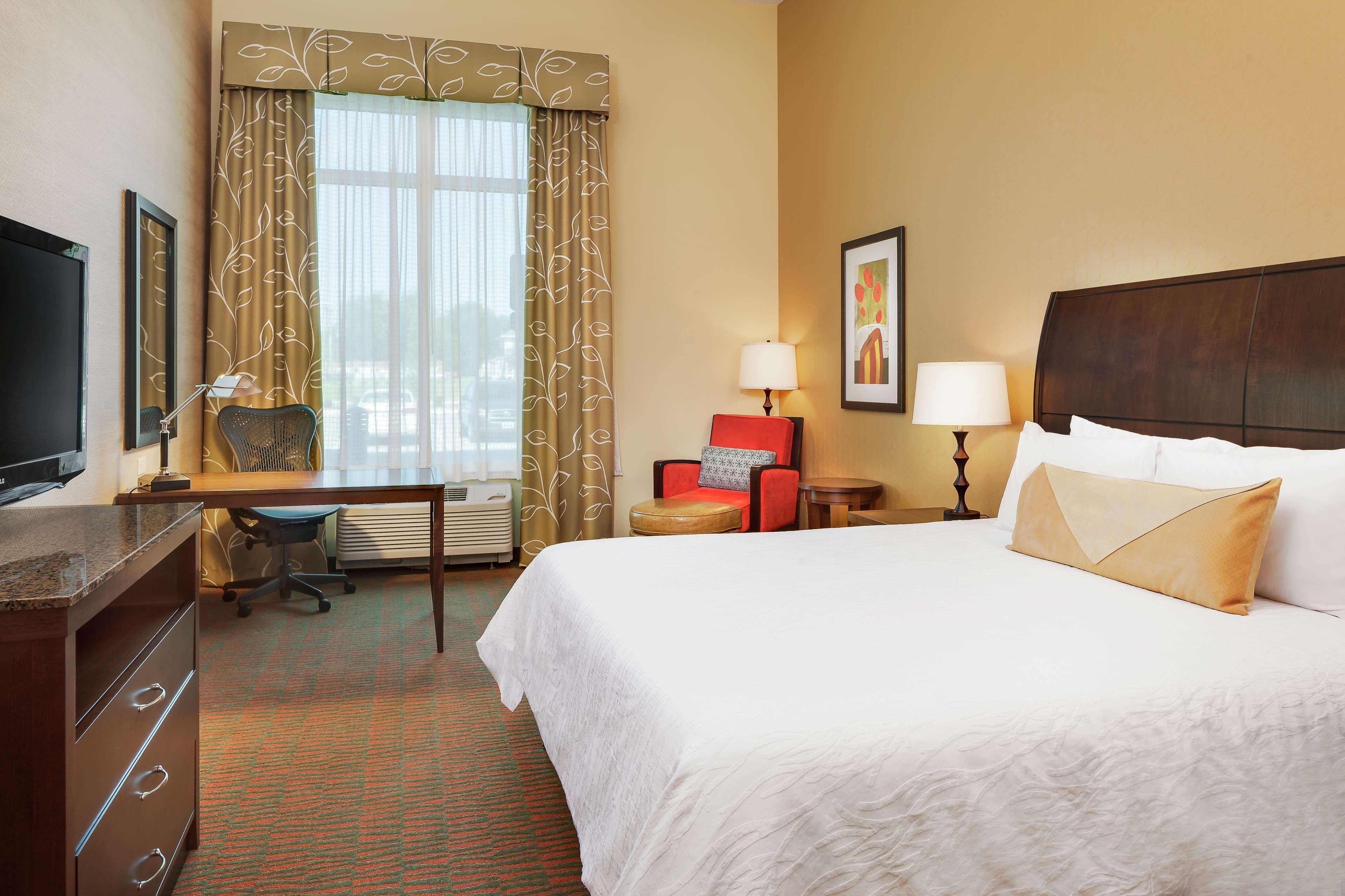 Hilton Garden Inn Manhattan Kansas Szoba fotó